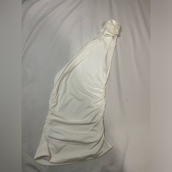 Asymmetrical, rosette ruched top - Picture 3 of 4